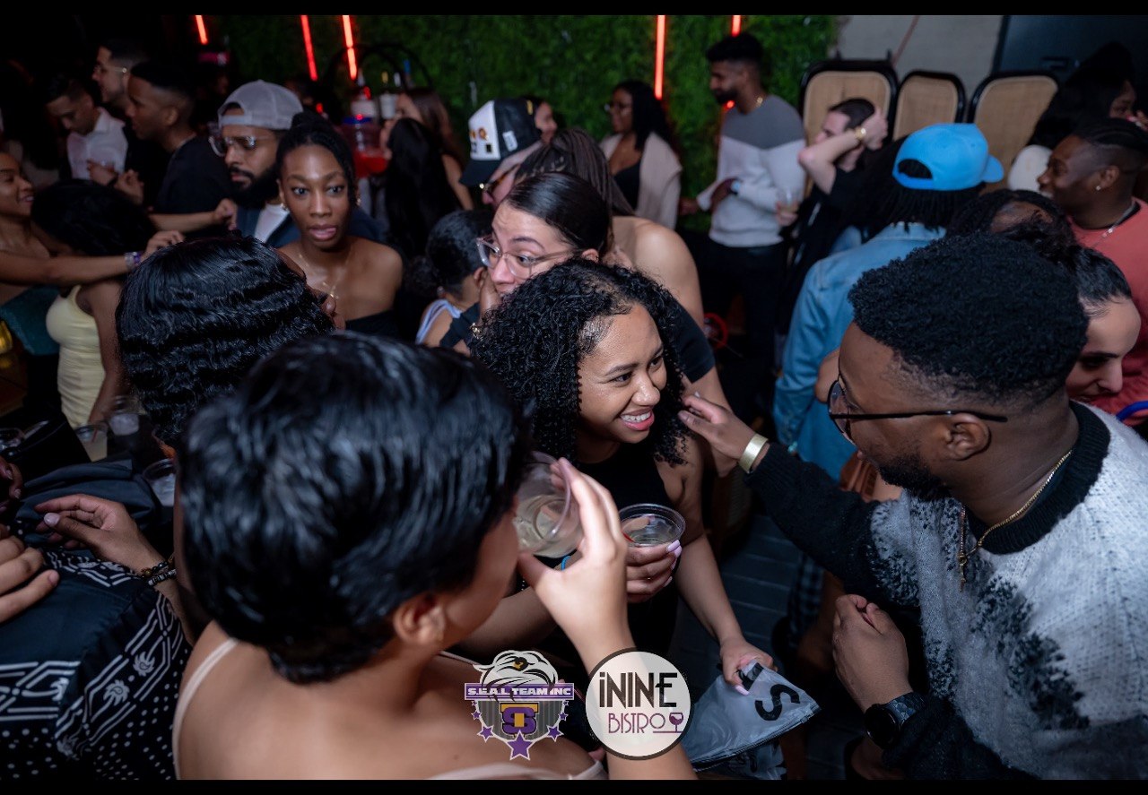 Crowd vibes at iNine